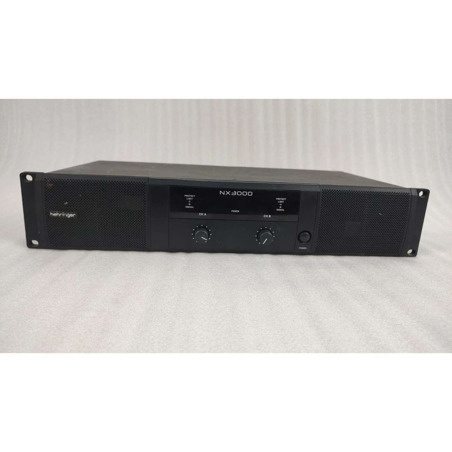 Behringer NX3000 Portable Power Amplifier - Open Box
