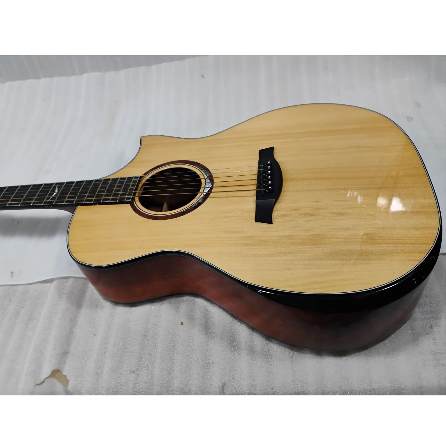 Parkwood GA980ADK GA Series Grand Auditorium Cutaway Electro Acoustic Guitar with Case - Open Box - Image 3