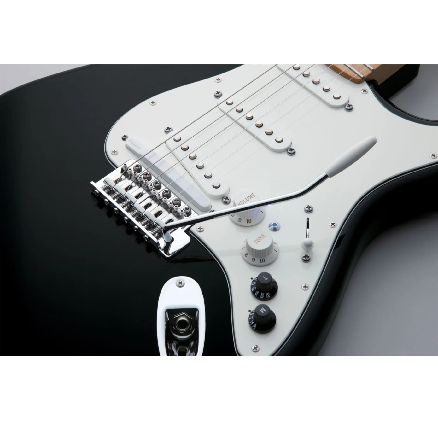Roland G-5 Stratocaster Electric Guitar - Image 10