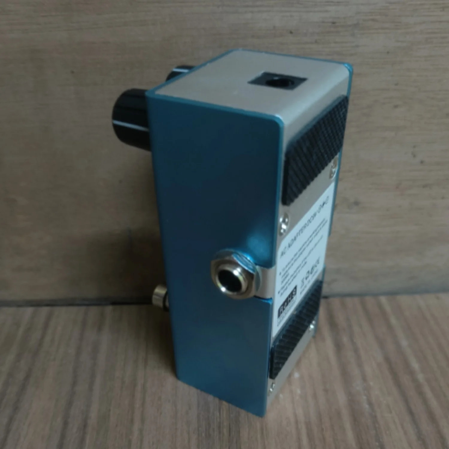 Vault Analog Chorus Effects Pedal With all Metal Body, Small Footprint & 3 Year Warranty - Open Box B Stock - Image 3