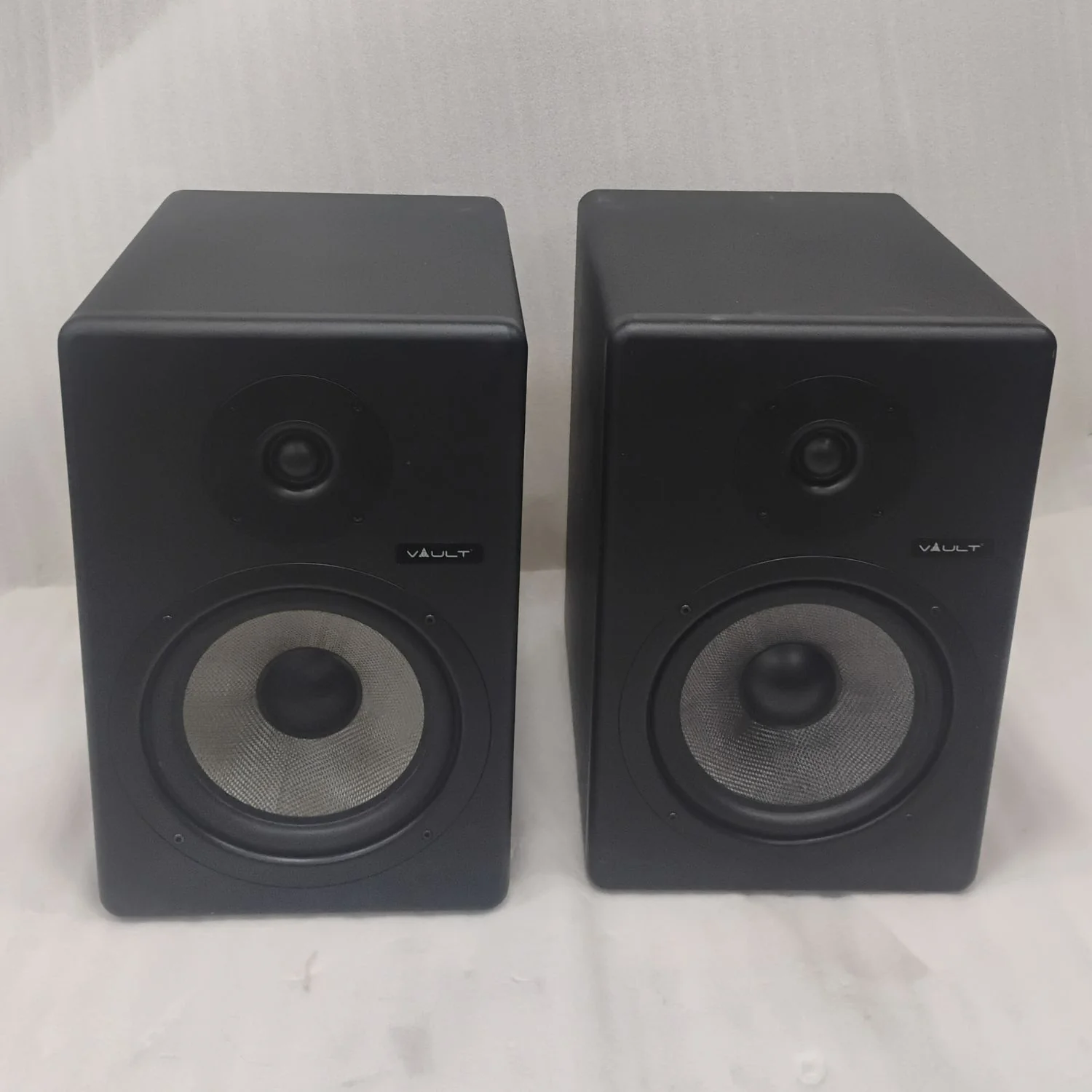 Vault C8 8-Inch Powered Studio Monitors - Pair - Open Box - Image 3