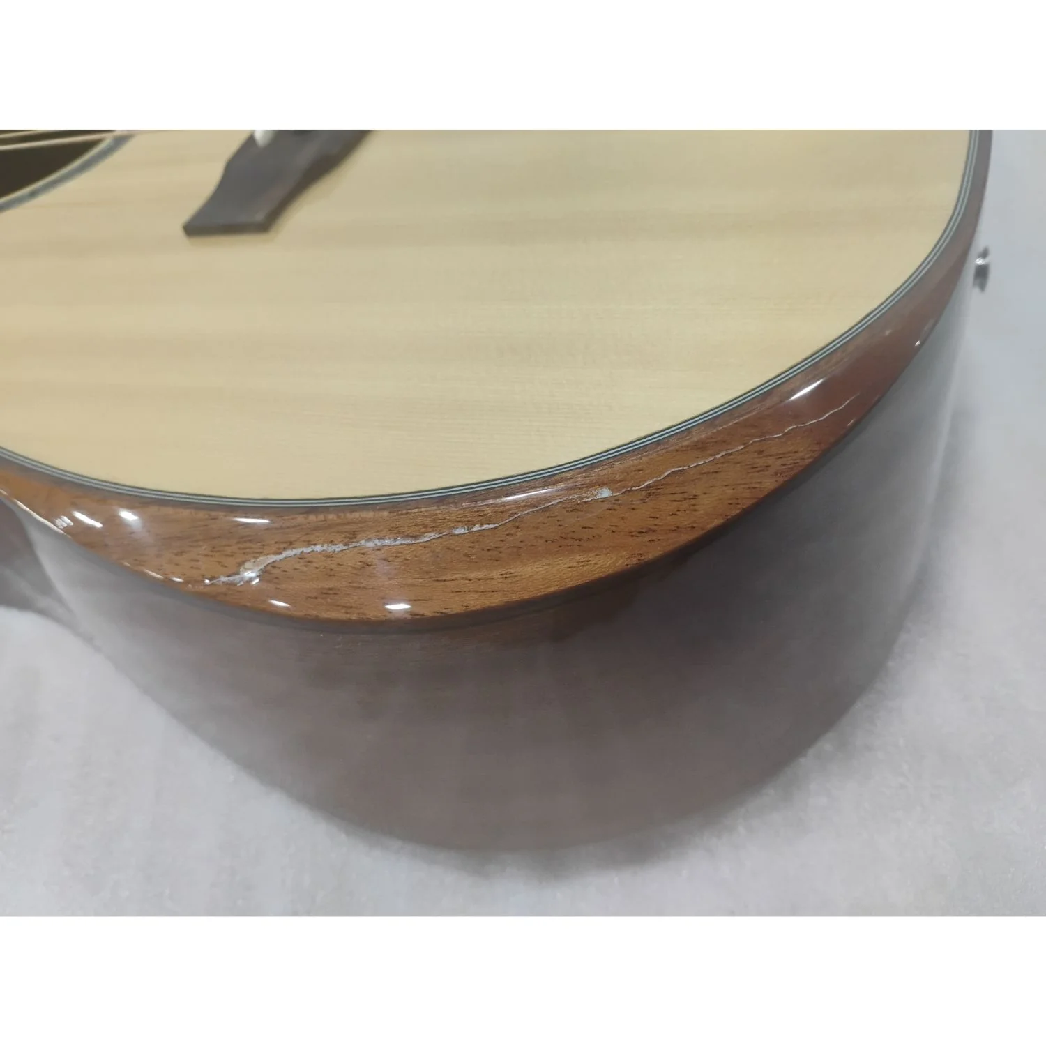 Vault DA60CE Premium Dreadnought Cutaway Solid Spruce Top Electro Acoustic Guitar with Dual EQ and Armrest - Open Box B Stock - Image 6