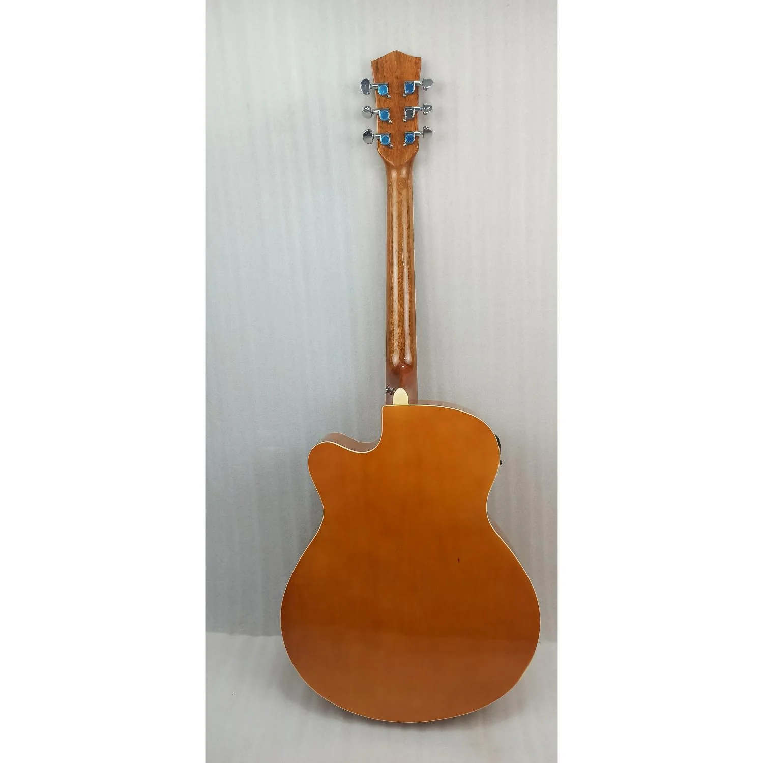 Vault EA20 40 inch Cutaway Acoustic Guitar - Open Box B Stock - Image 4