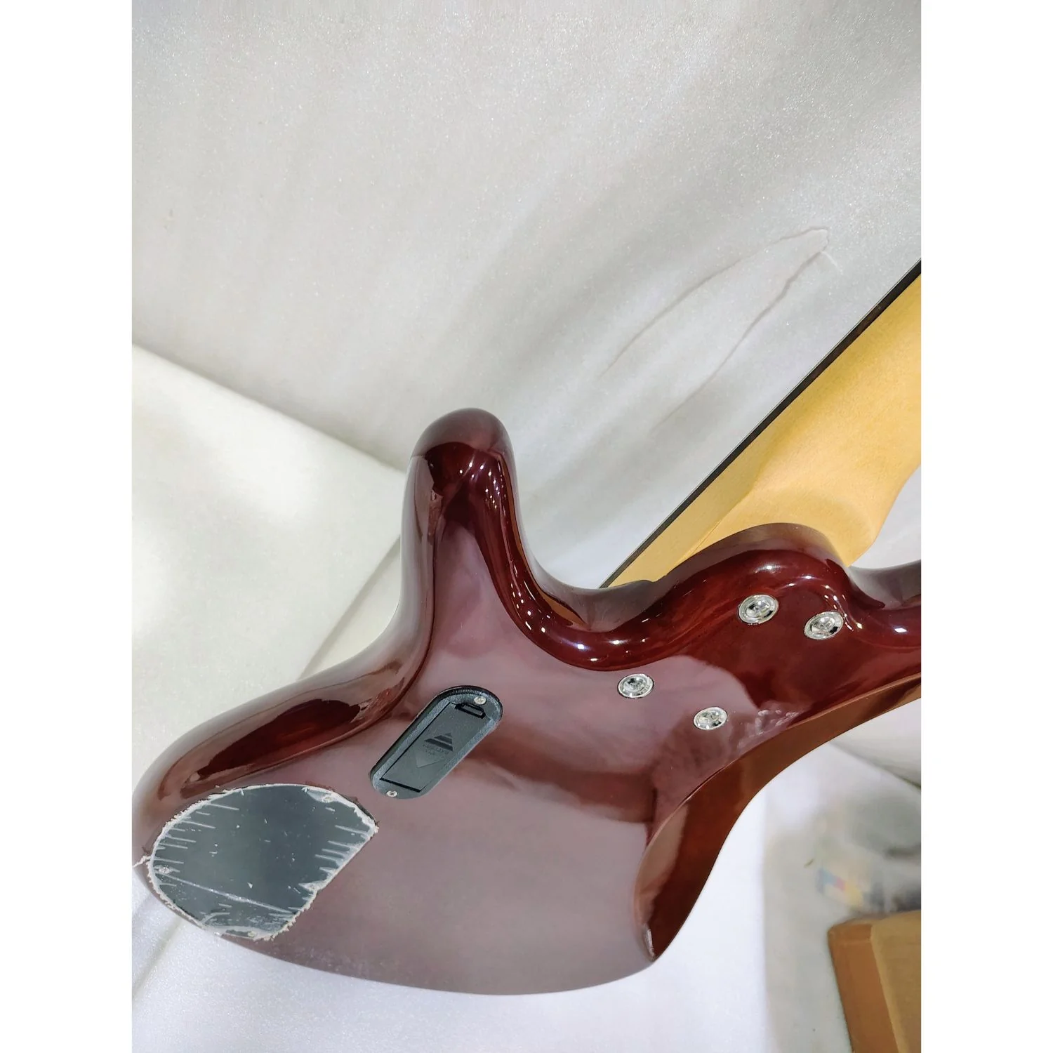 Vault Performer Pro RB4 Four String Electric Bass Guitar with Gigbag - High Gloss Solid Mahogany - Open Box - Image 20