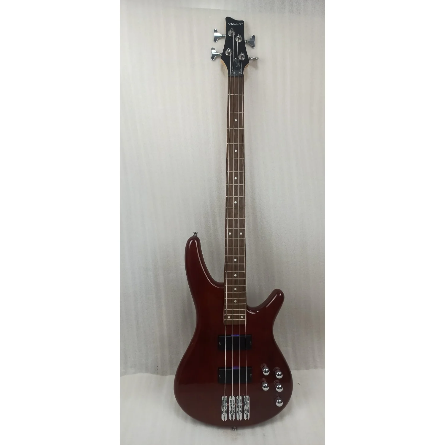Vault Performer Pro RB4 Four String Electric Bass Guitar with Gigbag - High Gloss Solid Mahogany - Open Box - Image 7