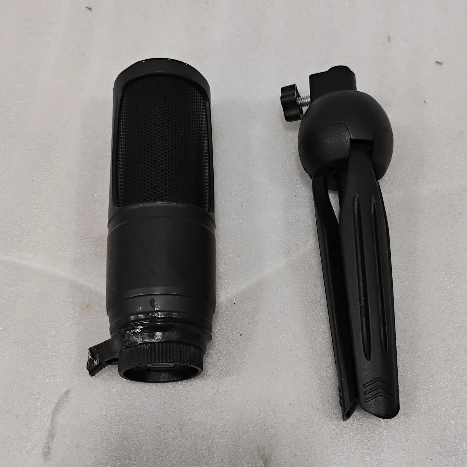 Vault Pod Mic Plus USB Condenser Podcast Microphone Kit - Open Box B Stock - Image 3